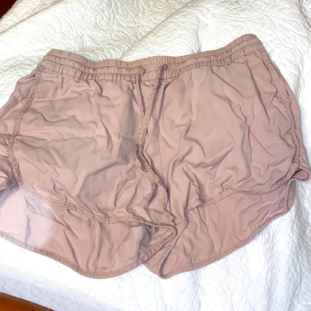 Tan shorts LH&M 10
